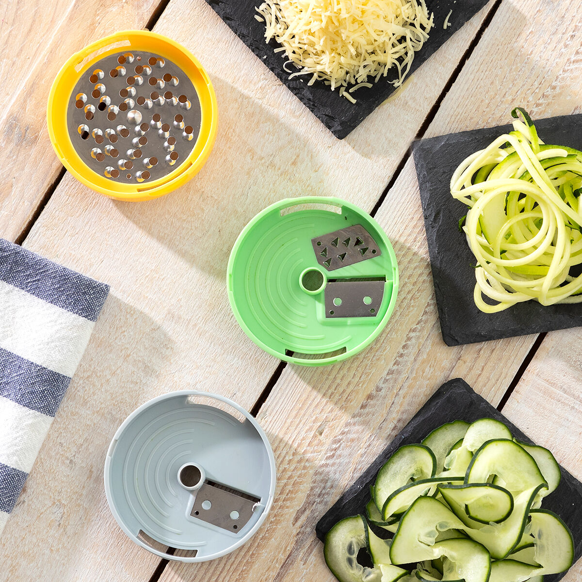Vegetable Spiral Cutter and Grater with Recipes Vigizer InnovaGoods-11